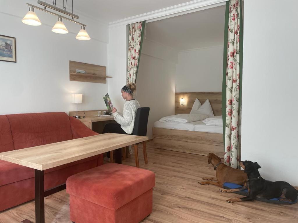 Hotel Reitzentrum Hausruckhof Ampflwang im Hausruckwald Экстерьер фото